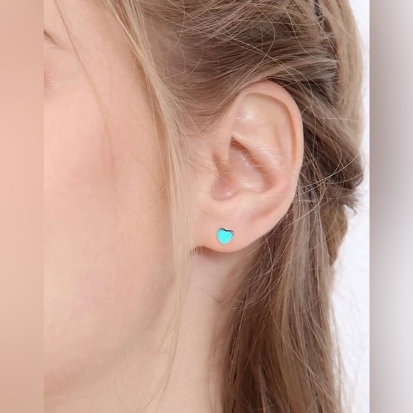 🩵STAMPED S925 Silver/Teal Heart Stud Earrings NWT - Picture 5 of 14